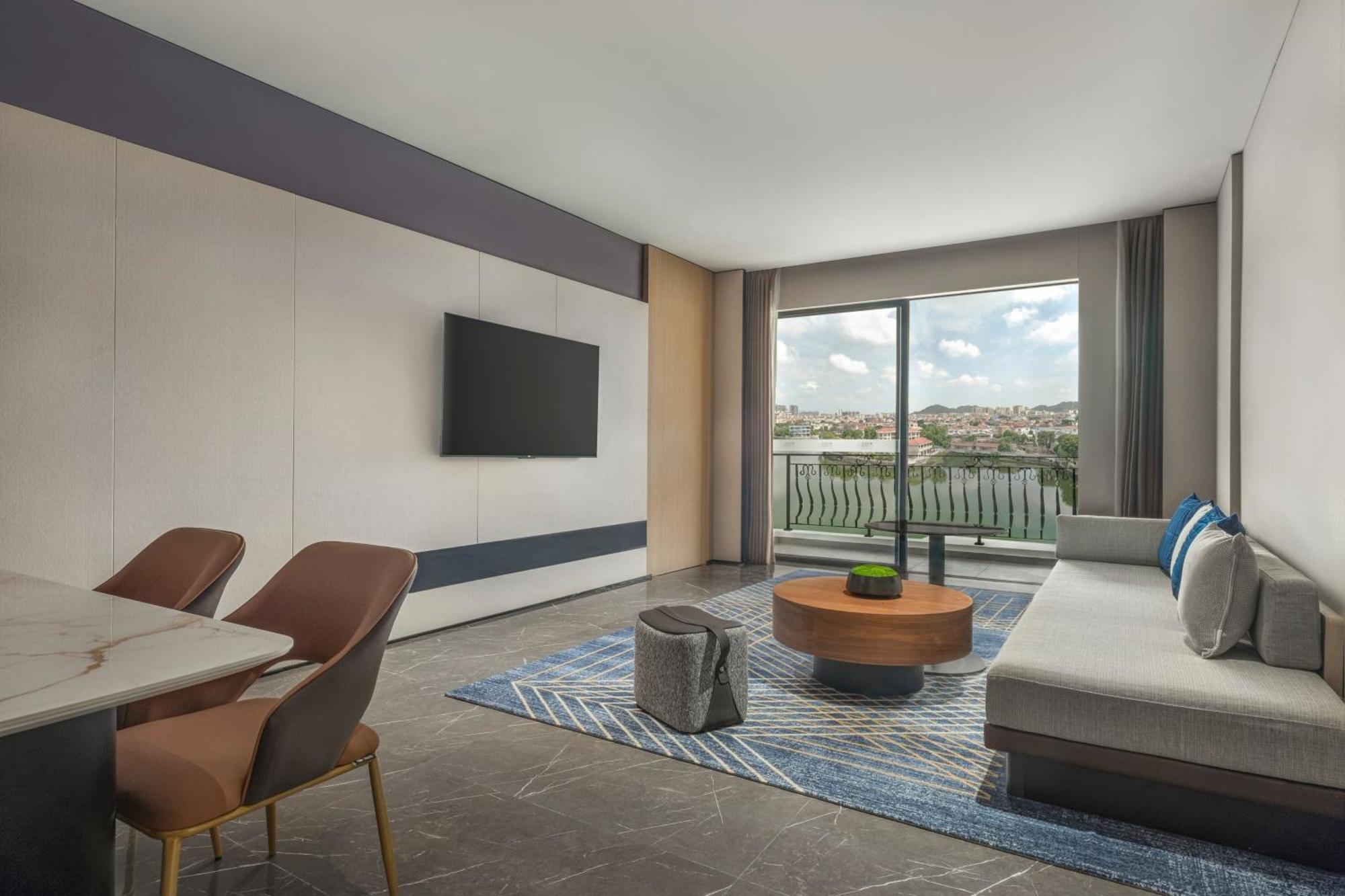 Four Points By Sheraton Yangjiang City Center Eksteriør billede