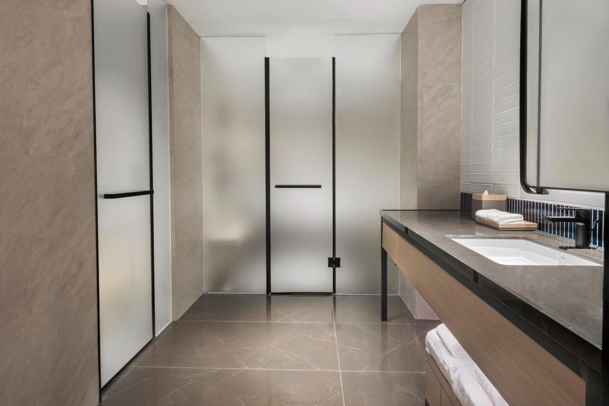 Four Points By Sheraton Yangjiang City Center Eksteriør billede