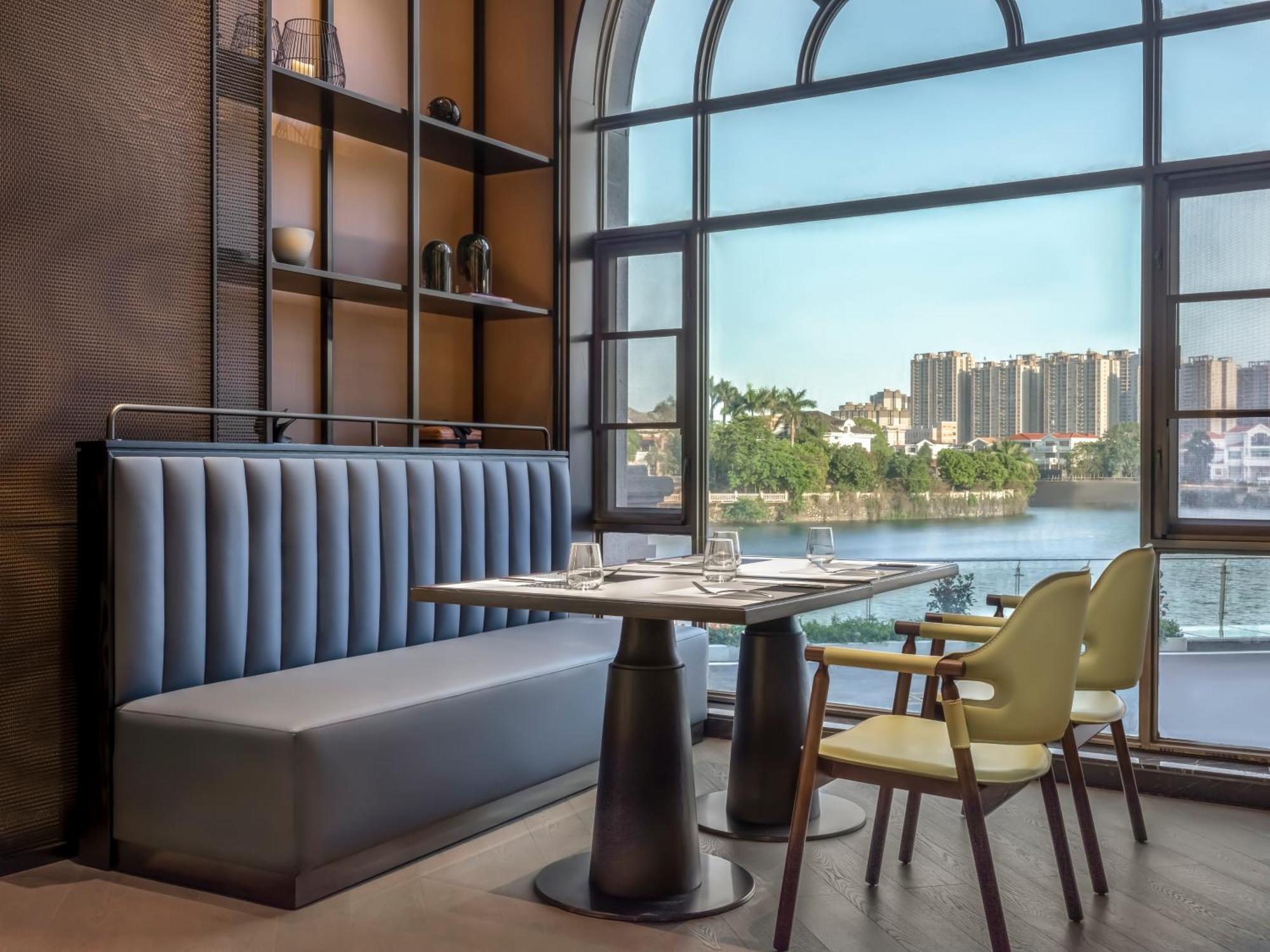 Four Points By Sheraton Yangjiang City Center Eksteriør billede