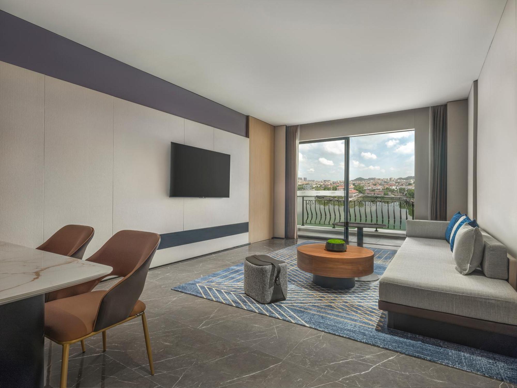Four Points By Sheraton Yangjiang City Center Eksteriør billede