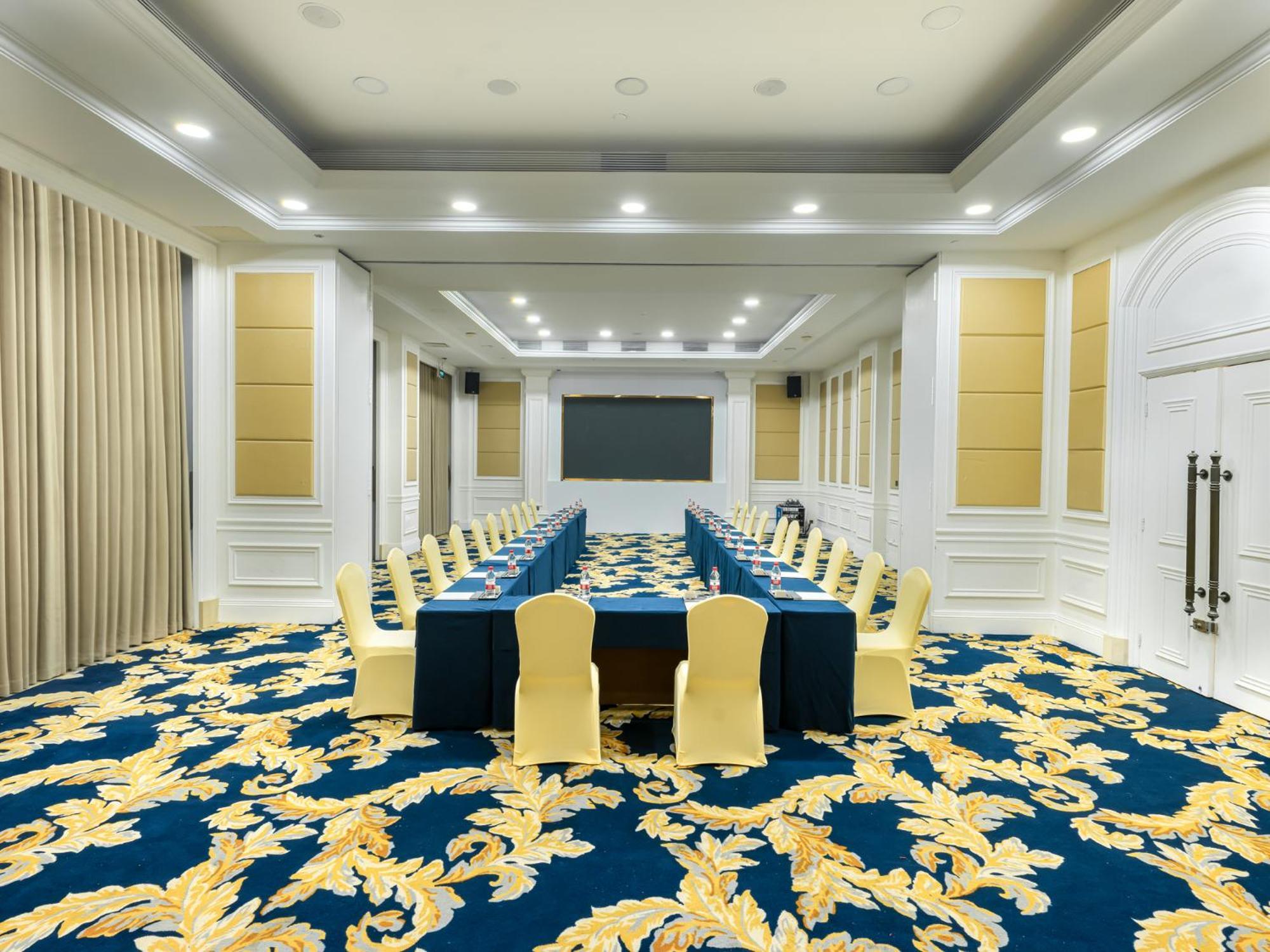 Four Points By Sheraton Yangjiang City Center Eksteriør billede