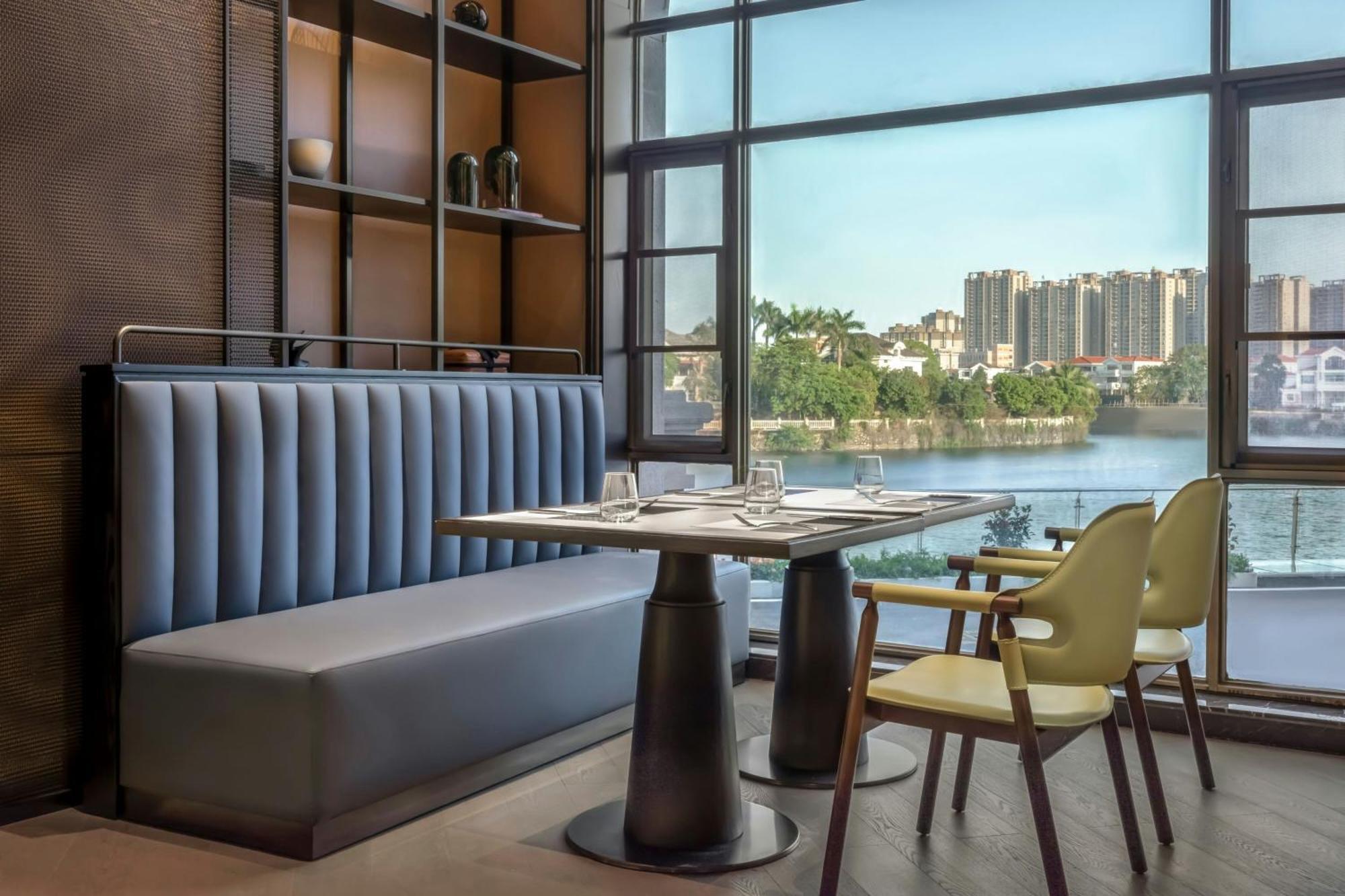 Four Points By Sheraton Yangjiang City Center Eksteriør billede